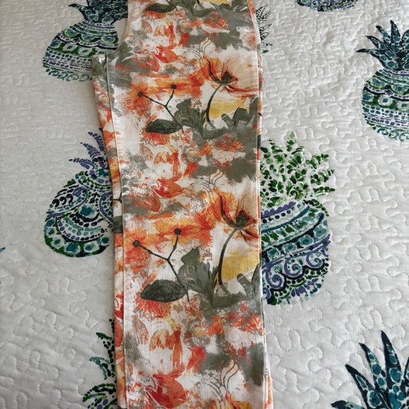 Chico’s Perfect Stretch Jeans~14 - Picture 2 of 9